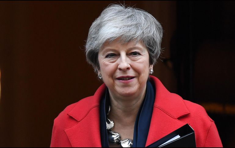 Ministros han pedido a May (imagen) su compromiso de prorrogar el artículo 50 del Tratado de la Unión Europea y evitar una salida sin acuerdo del bloque comunitario. EFE / A. Rain