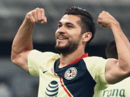 Henry Martin celebra tras conseguir uno de sus dos goles ayer ante los Tuzos del Pachuca. NOTIMEX