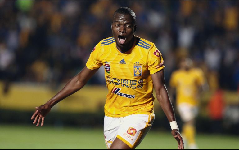 El ecuatoriano Enner Valencia festeja uno de sus tres tantos en la goleada de los Tigres al equipo costarricense. MEXSPORT