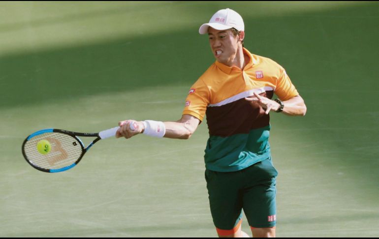 Kei Nishikori no tuvo problemas para superar la primera ronda en Dubái. REUTERS