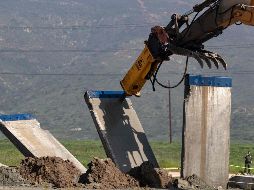 Derriban prototipos del muro fronterizo de Trump en California