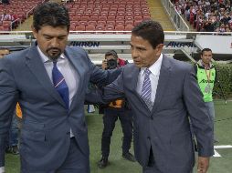 Cardozo y Sosa se saludan previo al partido. Para el estratega de San Luis está claro: a la Copa le conviene un Clásico en octavos de final. MEXSPORT/E. Quintana