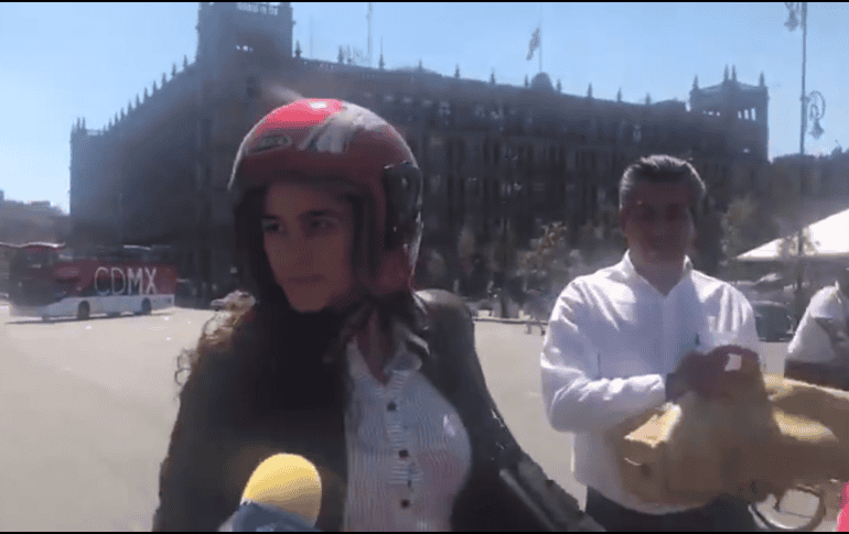 Las imágenes fueron captadas por cuando Alcalde salía de Palacio Nacional. TWITTER