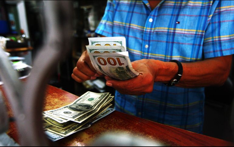 Cerca de 63 por ciento de la depreciación mensual del peso mexicano se concentró en la última sesión del mes. EL INFORMADOR/ARCHIVO