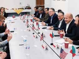 Enrique Alfaro en reunión con ejecutivos de Sanmina. La empresa instalará en Jalisco su laboratorio de innovación digital. FACEBOOK/EnriqueAlfaroR