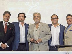 Plácido Domingo, a la derecha, junto con organizadores, dieron a conocer los pormenores del primer Encuentro Internacional de Zarzuela. EL INFORMADOR / A. Camacho