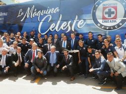 Cruz Azul presentó su nuevo transporte oficial. NOTIMEX