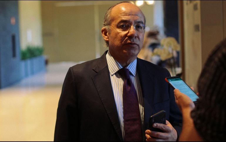 Internautas le hicieron ver a Calderón que la cuenta de Twitter de donde venía la información era falsa. EL INFORMADOR/G. Gallo