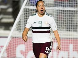 Charlyn Corral abrió el marcador para el Tri femenil desde los once pasos. ESPECIAL