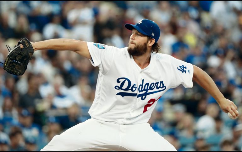 Clayton Kershaw, pitcher de los Dodgers de Los Ángeles, se recupera de una molestia en su hombro izquierdo. AP