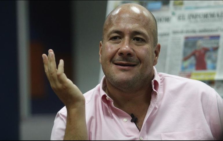 El gobernador niega que los boletos que compró cuesten 