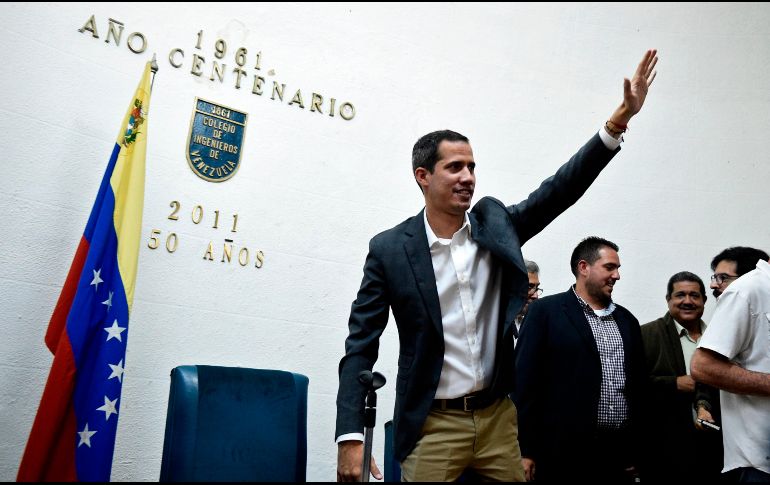 Guaidó anunció que los empleados públicos se sumarán a las acciones de presión contra el Gobierno realizando paros escalonados. AFP/F. Parra