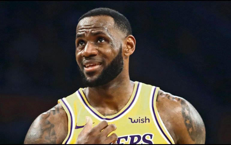 LeBron dice que seguirá comprometido en cada juego que resta de la campaña. AFP / S. Haffey