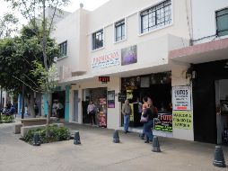 A lo largo del Paseo Alcalde existen 910 comercios, en su mayoría negocios tradicionales de la zona, como estudios fotográficos, farmacias, zapaterías y neverías. EL INFORMADOR/Archivo