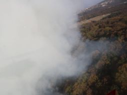 El fuego ocurre en la zona conocida como San José de la Montaña. ESPECIAL / Protección Civil Zapopan