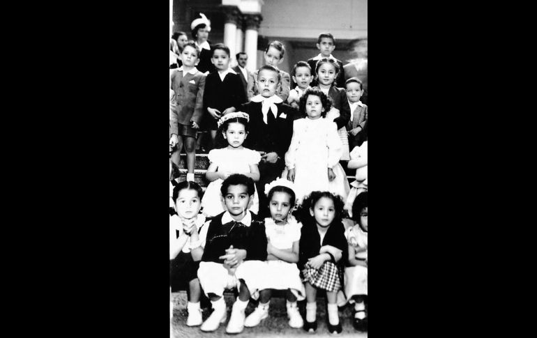 Primera Comunión de Carlos y Elenita Dávalos.