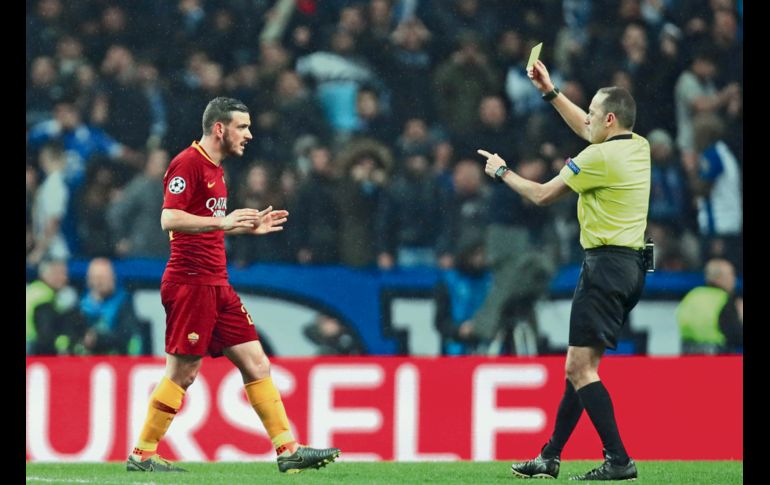 Alessandro Florenzi fue amonestado luego de provocar el penal con el que su equipo fue eliminado de la Champions League. AP / L. Vieira
