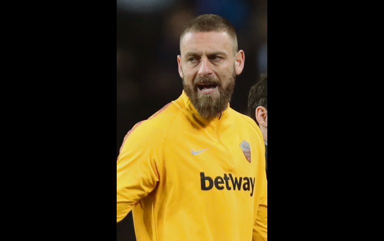 Daniele de Rossi, jugador de la Roma, acepta la derrota. AP / L. Vieira