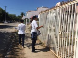 Hasta el momento, se han realizado 295 visitas domiciliarias con un alcance de 844 habitantes, para hacer entrega de sobres Vida Suero Oral  y 300 frascos de plata coloidal. ESPECIAL/