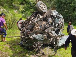 Brigadas de la policía y pobladores recuperaron a las víctimas tras horas de trabajo. TWITTER/@PeruECpe