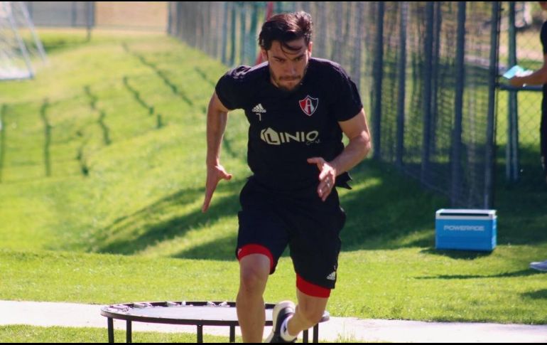 Juan Pablo Vigón y el equipo rojinegro necesitan reaccionar hoy para meterse en la lucha por los puestos de Fiesta Grande. TWITTER/@atlasfc