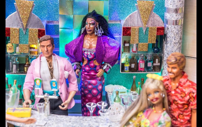Según un comunicado de Mattel, en estas seis décadas se han hecho muñecas Barbie que representan más de 200 profesiones y oficios. EFE/ G. Viera