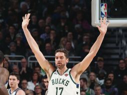 Pau Gasol busca en Milwaukee que sus compañeros aprendan de su veteranía. AFP / G. Dineen