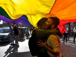 A principios de este año, las autoridades del país autorizaron las bodas civiles en personas del mismo sexo. AP / ARCHIVO