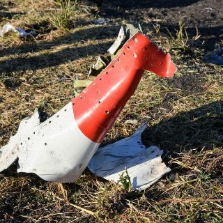 Recuperan cajas negras del avión accidentado en Etiopía