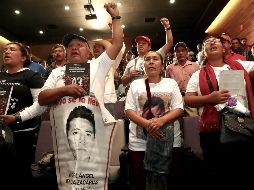 Familiares de los 43 normalistas desaparecidos en el Museo Memoria y Tolerancia. La investigación de la desaparición de 43 estudiantes de Ayotzinapa inició ayer una nueva etapa. SUN/B. Fregoso