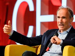 Berners-Lee cree que los problemas contemporáneos de la red podrían ser frenados mediante nuevas leyes y sistemas que limiten el comportamiento en la red. AFP / F. Coffrini