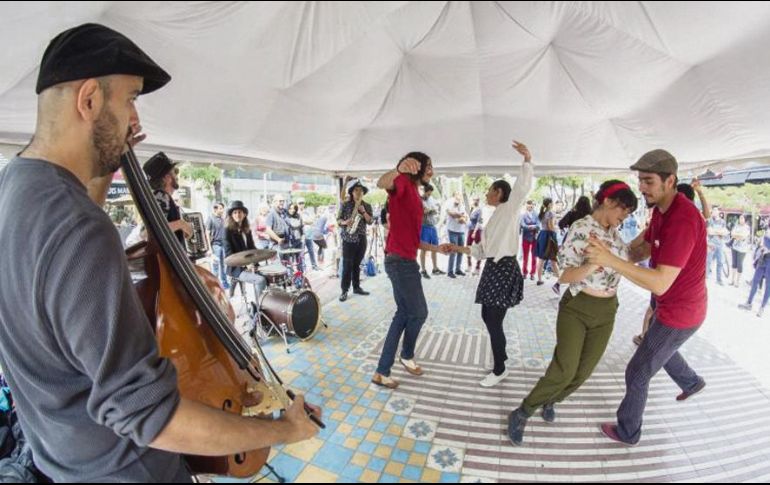 Vive el jazz desde su música hasta sus pasos de baile en el evento que toma las calles de Guadalajara. CORTESÍA