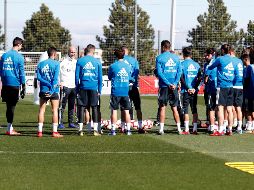 El equipo blanco acompañó la información con diversas fotos en las que se puede ver a los jugadores en distintos momentos de la sesión. EFE / ESPECIAL