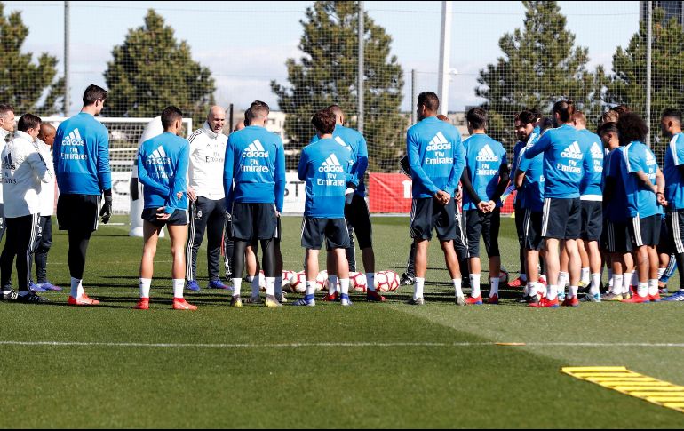 El equipo blanco acompañó la información con diversas fotos en las que se puede ver a los jugadores en distintos momentos de la sesión. EFE / ESPECIAL