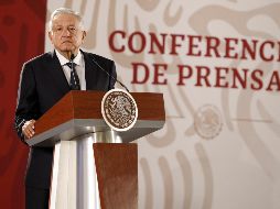 Andrés Manuel aclara que los contratos con esas empresas se firmaron en diciembre para duración de seis meses, solo porque venía el cambio de gobierno. SUN/ A. Salinas