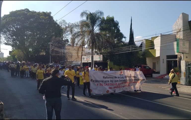 El contingente partió desde Chapultepec, sobre Av. Hidalgo, hasta Plaza Liberación. EL INFORMADOR / S. Blanco