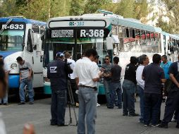 Camioneros paristas libran retiro de concesiones, pese a reformas