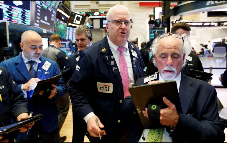 El parqué neoyorquino registró importantes subidas y bajadas a lo largo de la jornada, pero finalmente cerró sin destacadas alteraciones. EFE/J. Lane