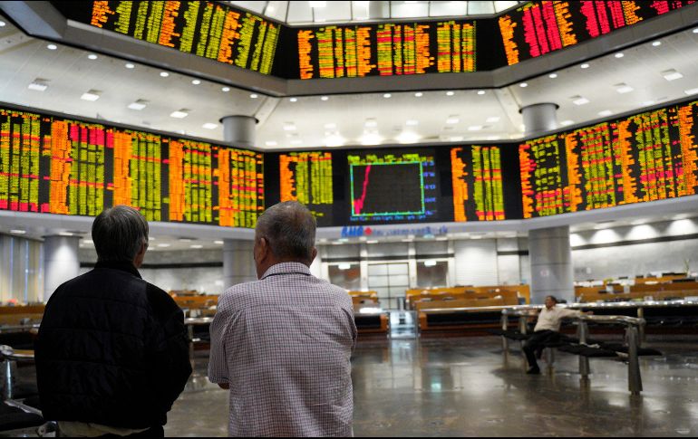 La BMV cerró una semana mixta con un balance positivo de 1.5 por ciento respecto al viernes previo. AP/Y. G-Jun