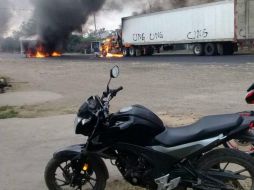 En la zona, también se registra un fuerte enfrentamiento armado entre elementos de la Fuerza Civil, Ejército y Policía Federal. ESPECIAL