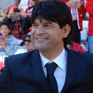 Plantilla chiva respalda a José Cardozo