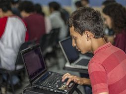 La policía cibernética intenta prevenir juegos y actividades online que afecten la salud física y mental de los niños. EL INFORMADOR / ARCHIVO