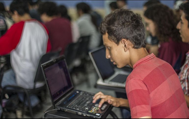 La policía cibernética intenta prevenir juegos y actividades online que afecten la salud física y mental de los niños. EL INFORMADOR / ARCHIVO