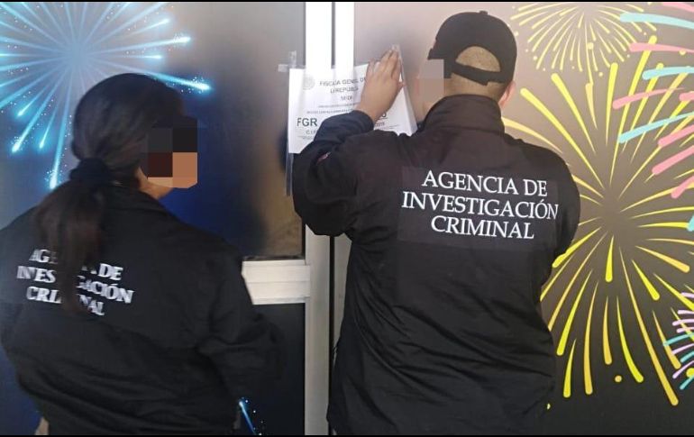 Los policías federales ministeriales aseguraron 104 máquinas electrónicas, nueve mesas de juego, numerario, tres equipos de cómputo y documentación. ESPECIAL/FGR