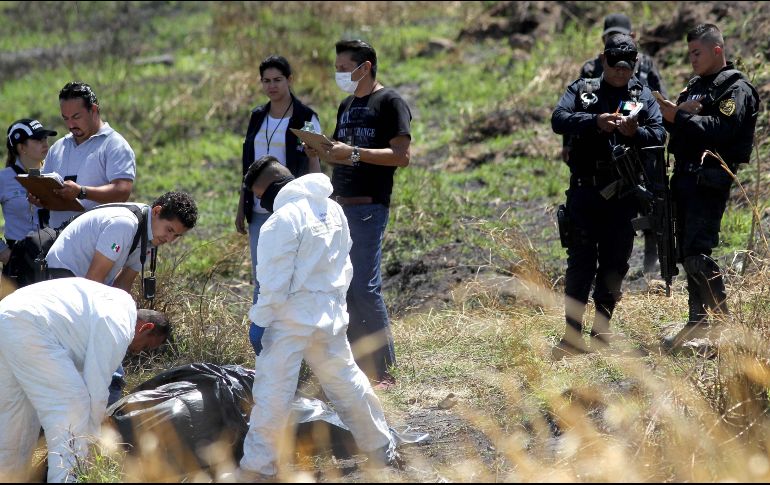 En el Instituto Jalisciense de Ciencias Forenses aún permanecen sin identificar 17 personas, una de ellas es mujer. AFP / ARCHIVO