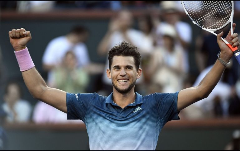 Dominic Thiem consigue su primer ATP Masters 1000, derrotando a Federer por 3-6, 6-3, 7-5. AFP / K. Djansezian