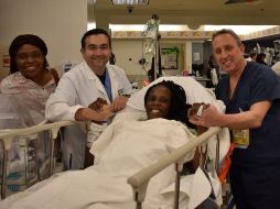 Thelma Chiaka entregó a los sextillizos entre las 4:50 y las 4:59 de la mañana del pasado viernes. TWITTER / @TheWomansHospTX