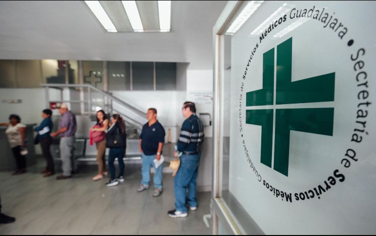 El accidente entre los camiones ocurrido la noche del domingo en la colonia Arcos de Zapopan. Los asistidos fueron transladados a la Unidad de la Cruz Verde Norte. EL INFORMADOR/ ARCHIVO