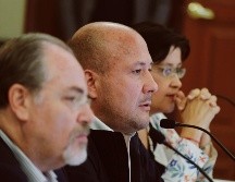 Alfaro señala que presentará este mismo martes una denuncia ante la Fiscalía Anticorrupción la cual, dice, espera que haga su trabajo cuanto antes.  ESPECIAL