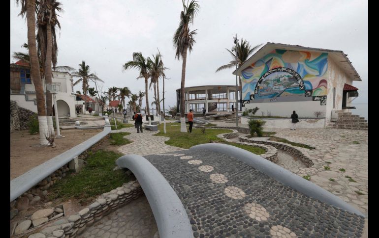Varios murales se observan en las instalaciones de la otrora cárcel en la Isla Madre. SUN/L. Cortés